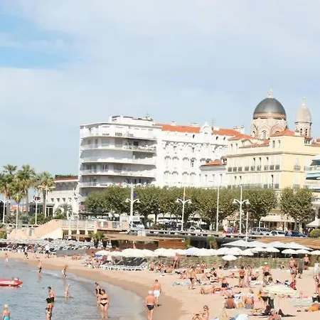 Aquavolt 船上ホテル Saint-Raphaël
